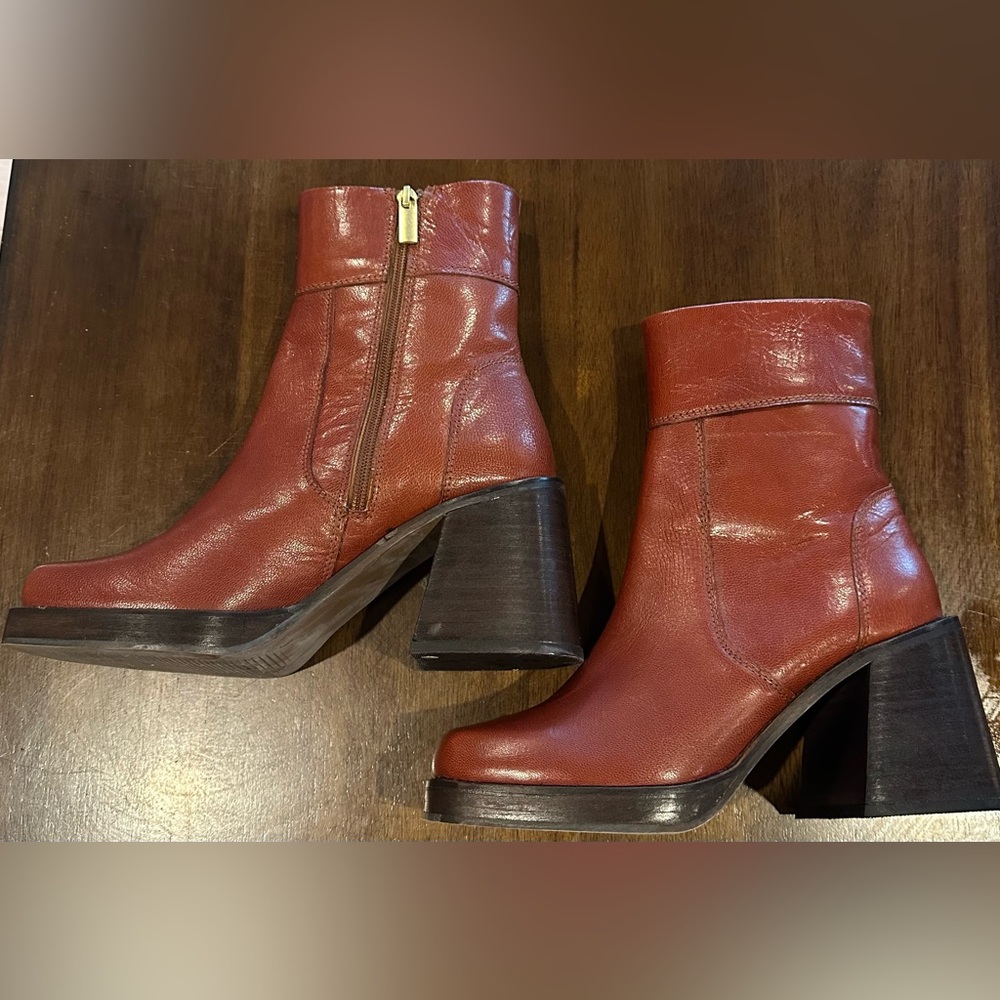 Steve Madden Brown Leather Boots